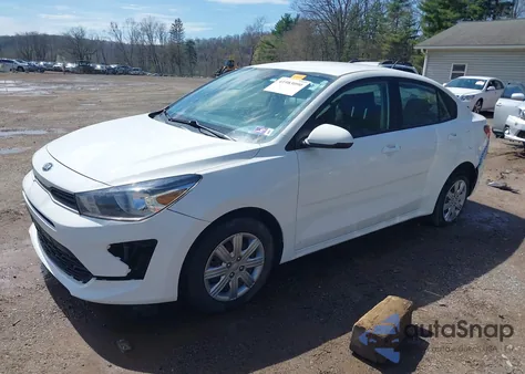 2021 Kia Rio Lx z USA, uszkodzony, nr VIN 3KPA24AD9ME392254